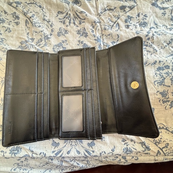 Black Leather Wallet with Starburst Design - Picture 4 of 4